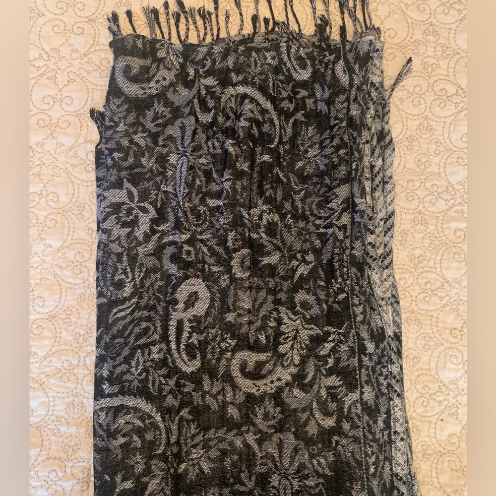 Lucky Brand reversible Scarf